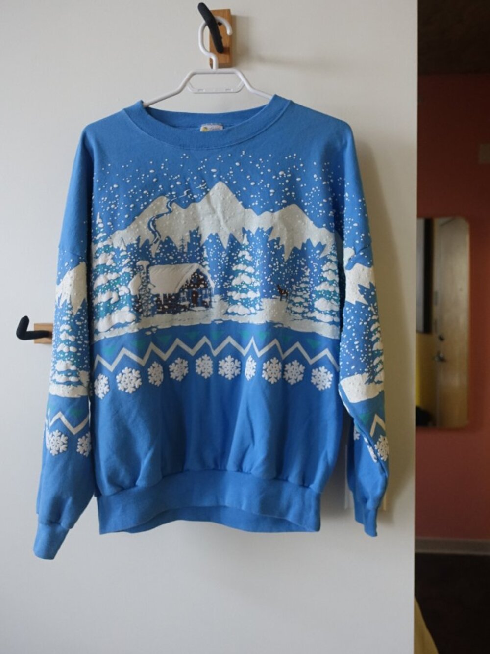 Vintage Lifestyles puffy winter snow scene cabin lodge O/S Unisex sweatshirt